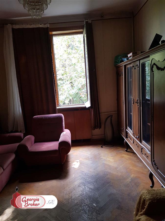 old repaired 5-room apartment for sale