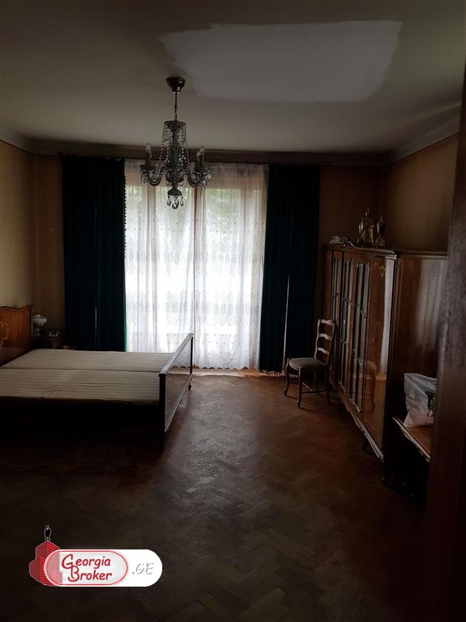 old repaired 5-room apartment for sale