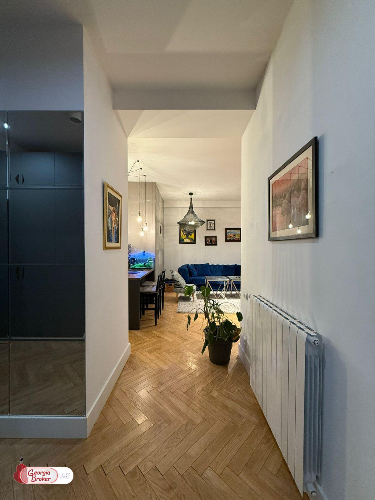 იყიდება ახალი გარემონტებული 4 ოთახიანი ბინა