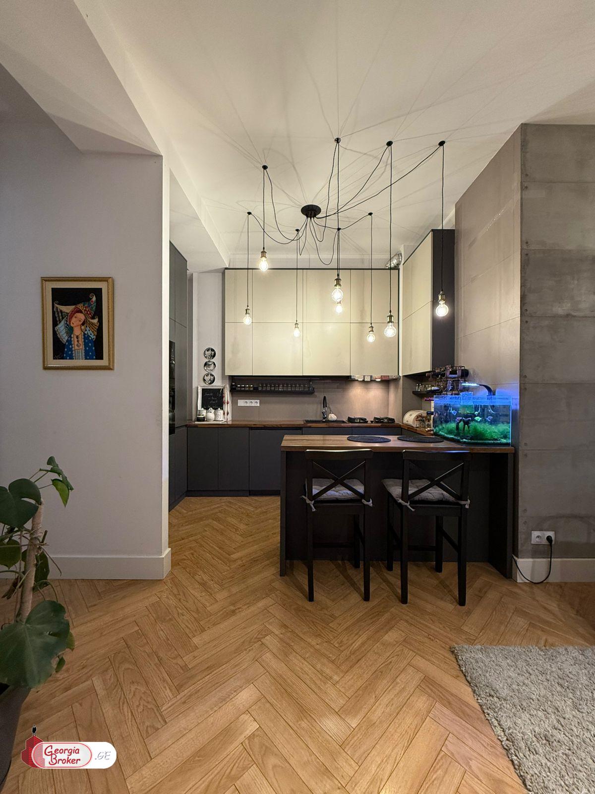 იყიდება ახალი გარემონტებული 4 ოთახიანი ბინა