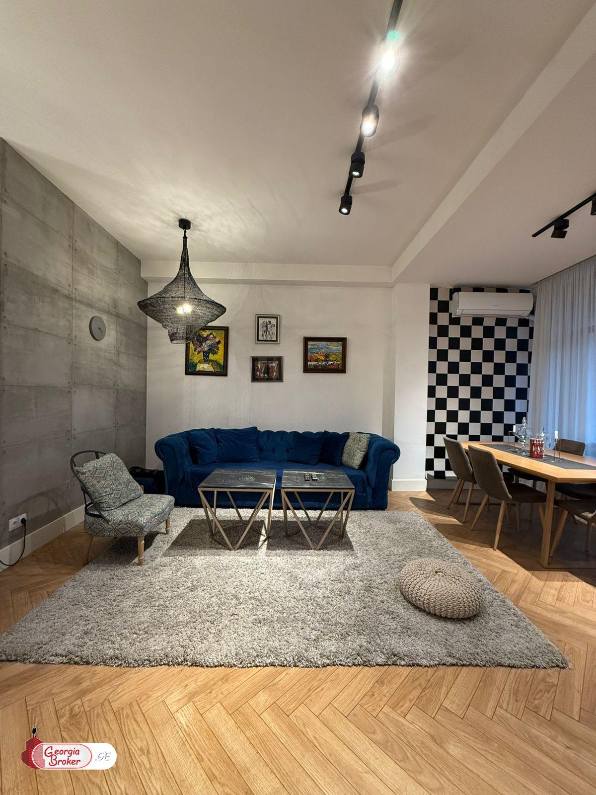 იყიდება ახალი გარემონტებული 4 ოთახიანი ბინა