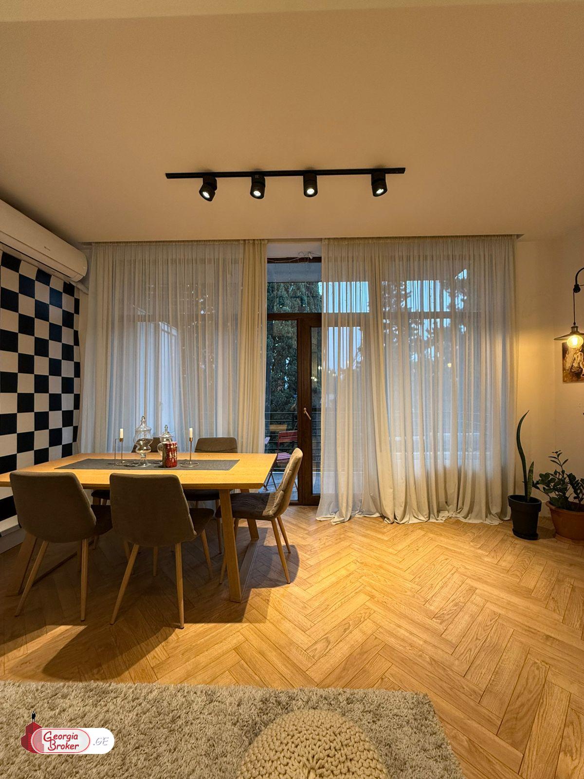 იყიდება ახალი გარემონტებული 4 ოთახიანი ბინა