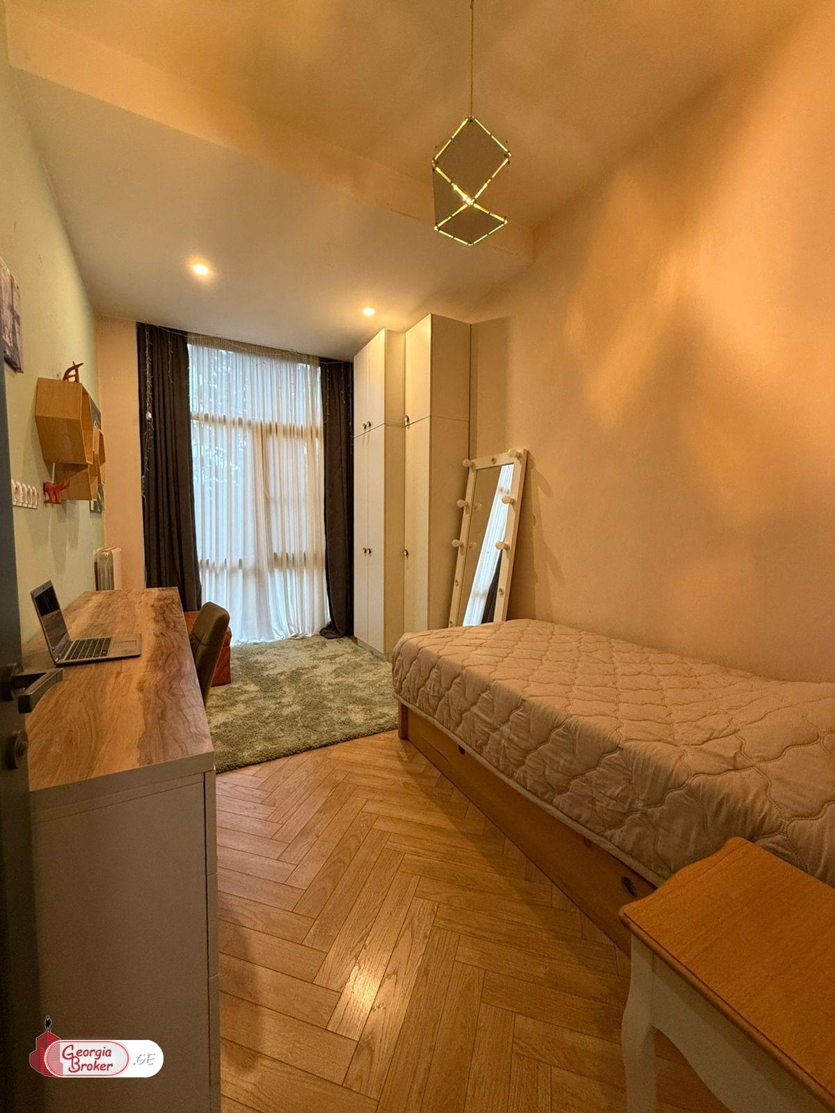 იყიდება ახალი გარემონტებული 4 ოთახიანი ბინა