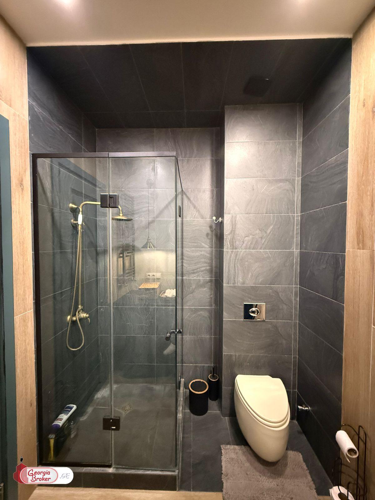 იყიდება ახალი გარემონტებული 4 ოთახიანი ბინა