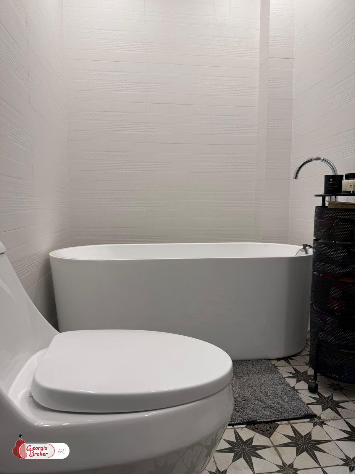 იყიდება ახალი გარემონტებული 4 ოთახიანი ბინა