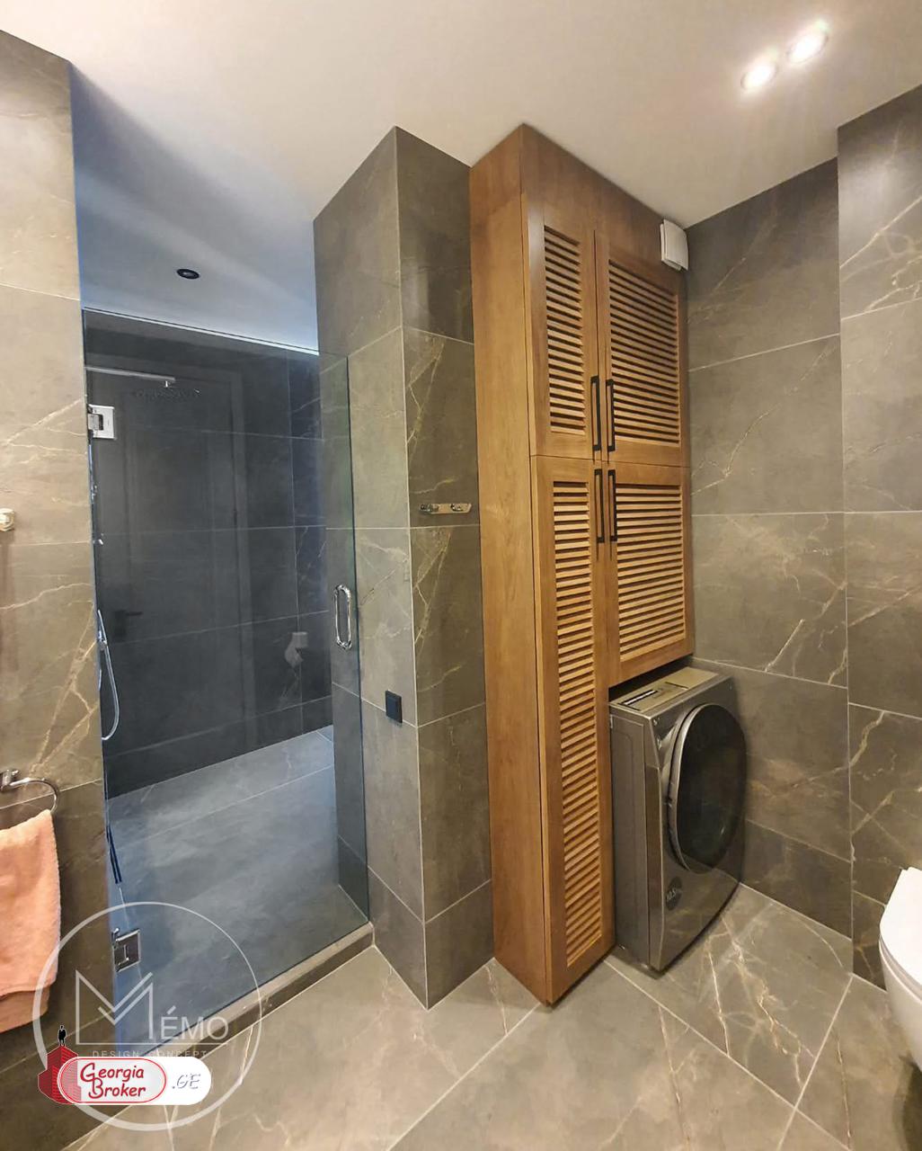 продается квартира с новым ремонтом 3-комнаты