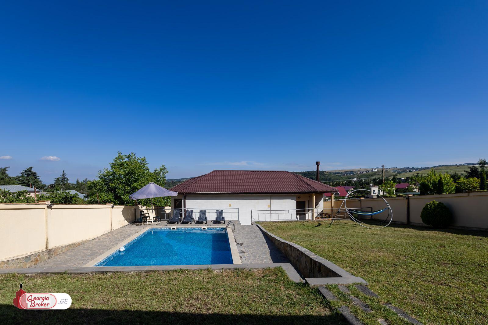 იყიდება ახალი გარემონტებული 6 ოთახიანი სახლი