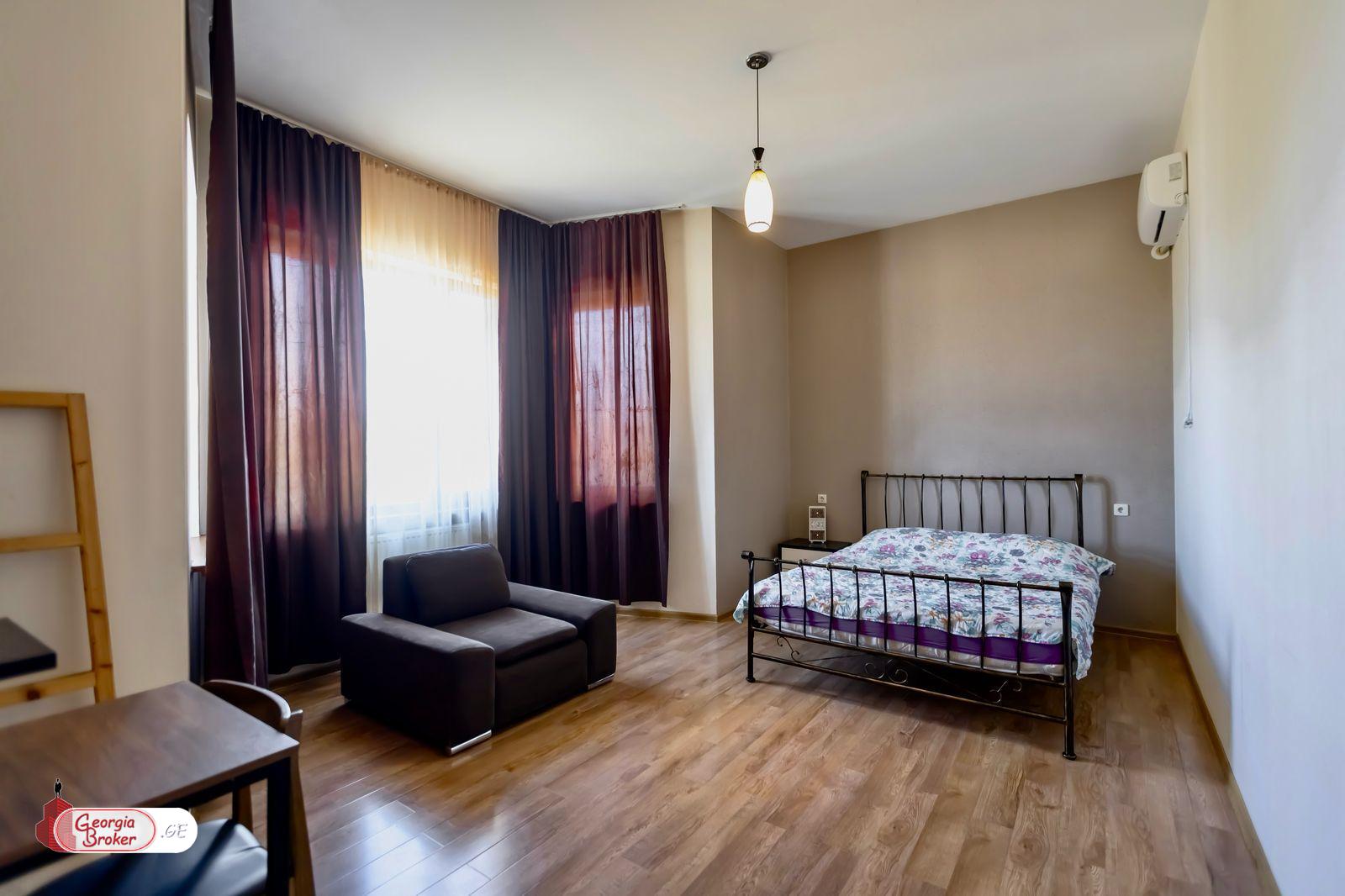 იყიდება ახალი გარემონტებული 6 ოთახიანი სახლი