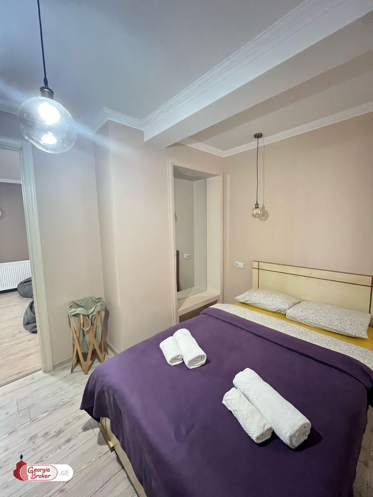 იყიდება ახალი გარემონტებული 5 ოთახიანი ბინა