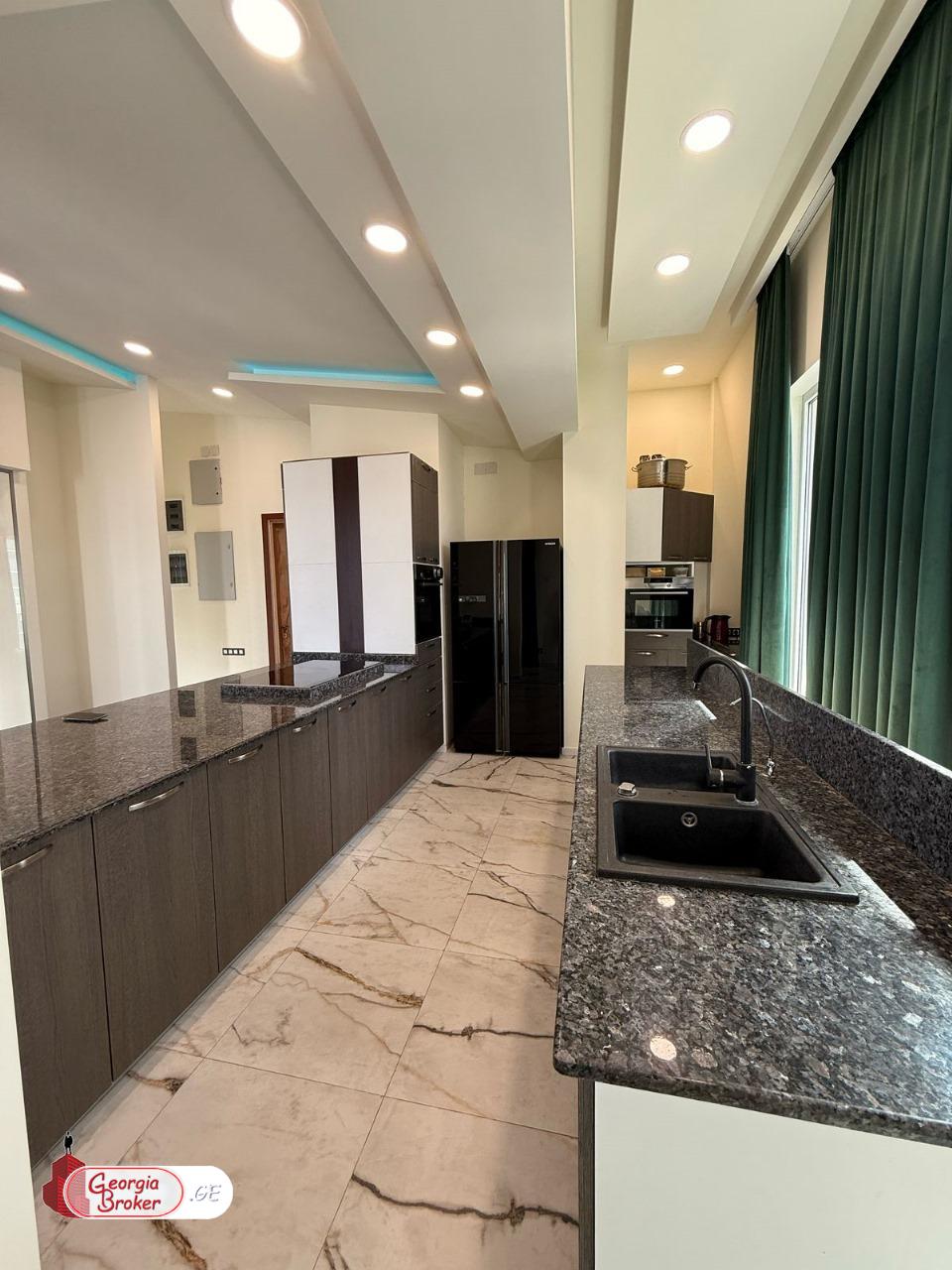 იყიდება ახალი გარემონტებული საოფისე ფართი