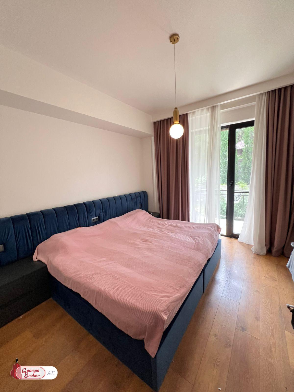 იყიდება ახალი გარემონტებული 7 ოთახიანი სახლი