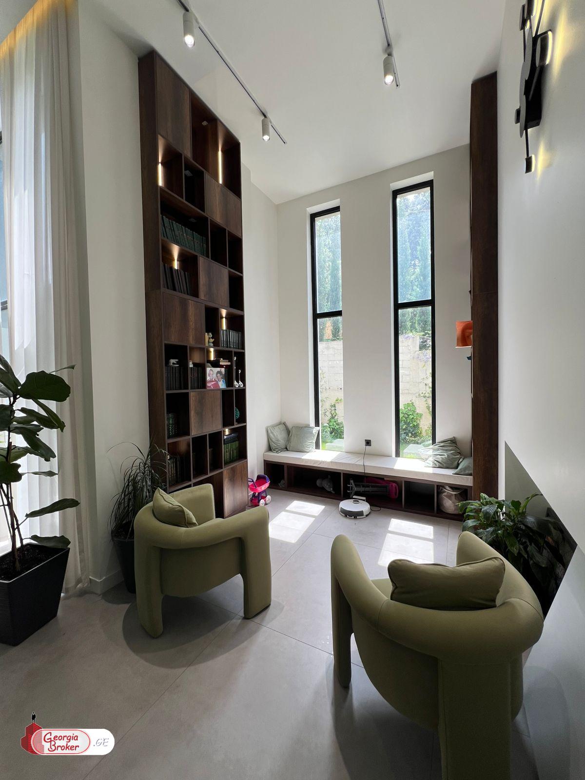 იყიდება ახალი გარემონტებული 7 ოთახიანი სახლი