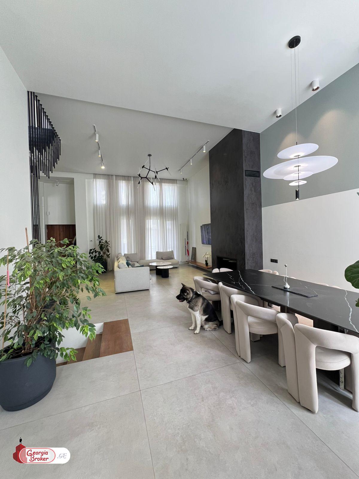 იყიდება ახალი გარემონტებული 7 ოთახიანი სახლი