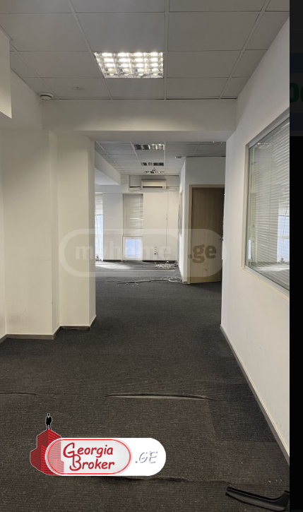 продается офис с новым ремонтом