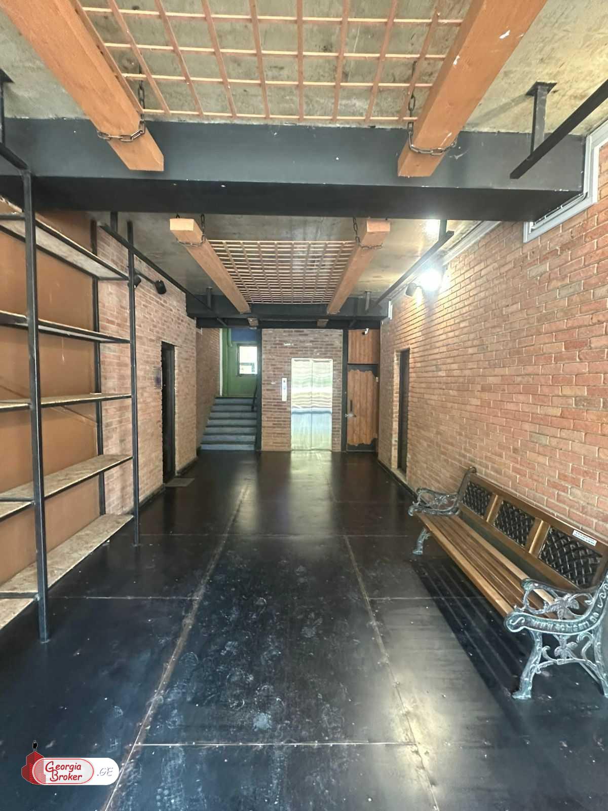 იყიდება ახალი გარემონტებული 6 ოთახიანი ბინა