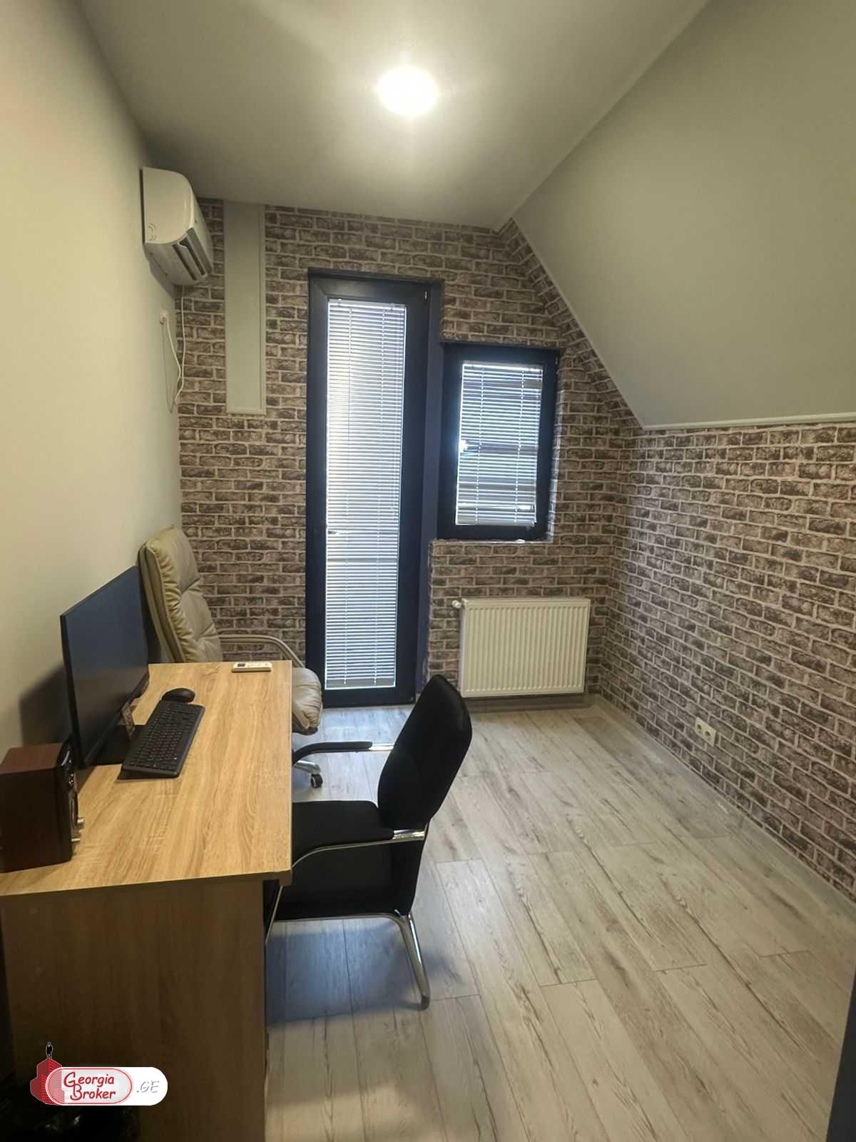 იყიდება ახალი გარემონტებული 6 ოთახიანი ბინა