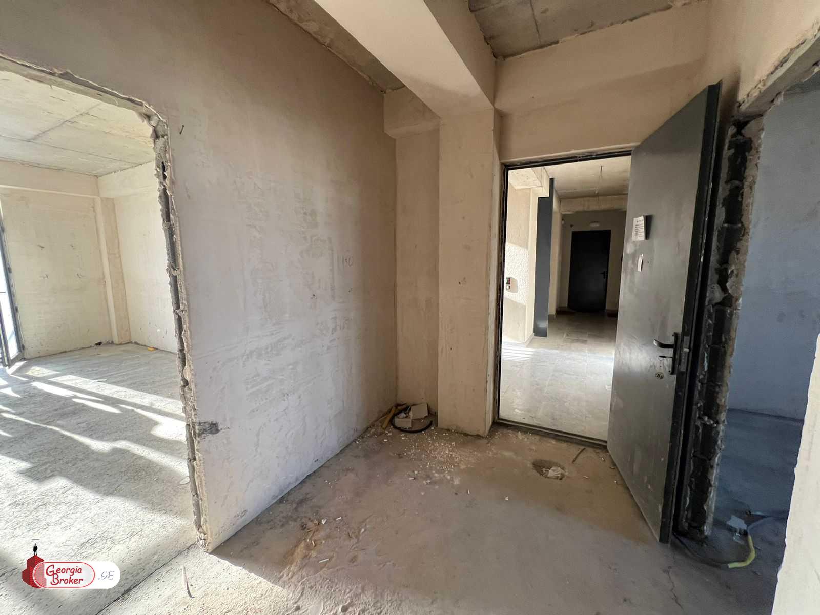 nearly repaired 3-room apartment for sale