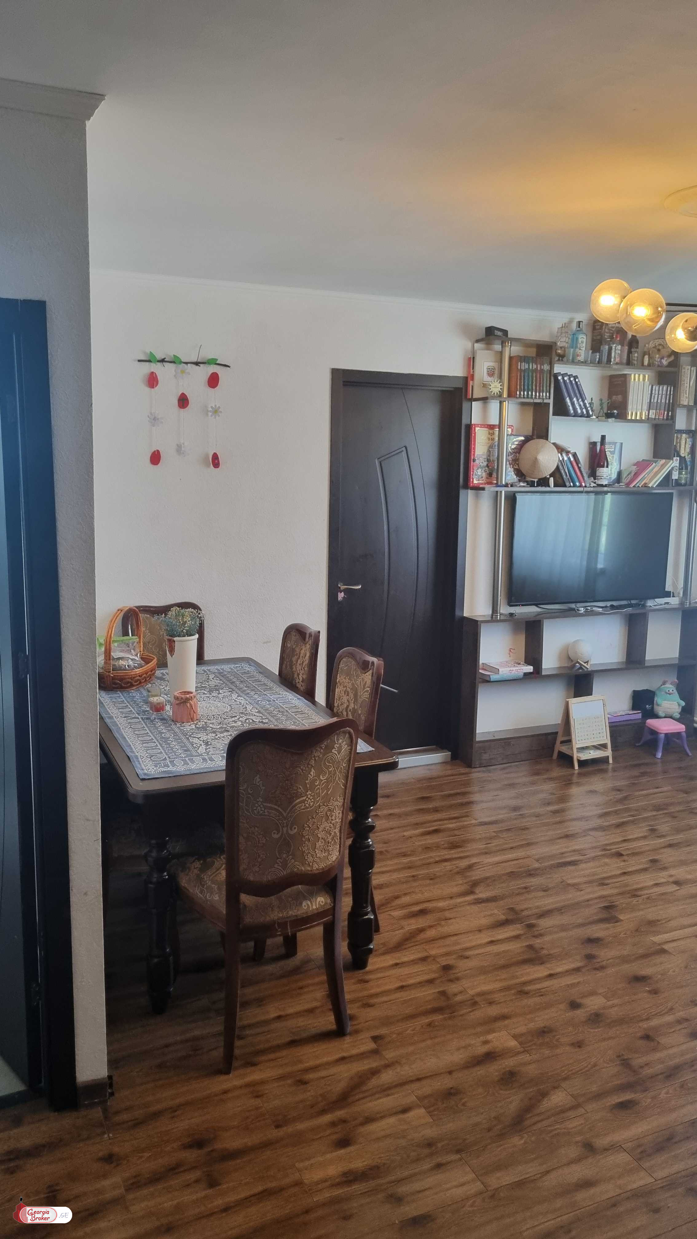 nearly repaired 3-room apartment for sale