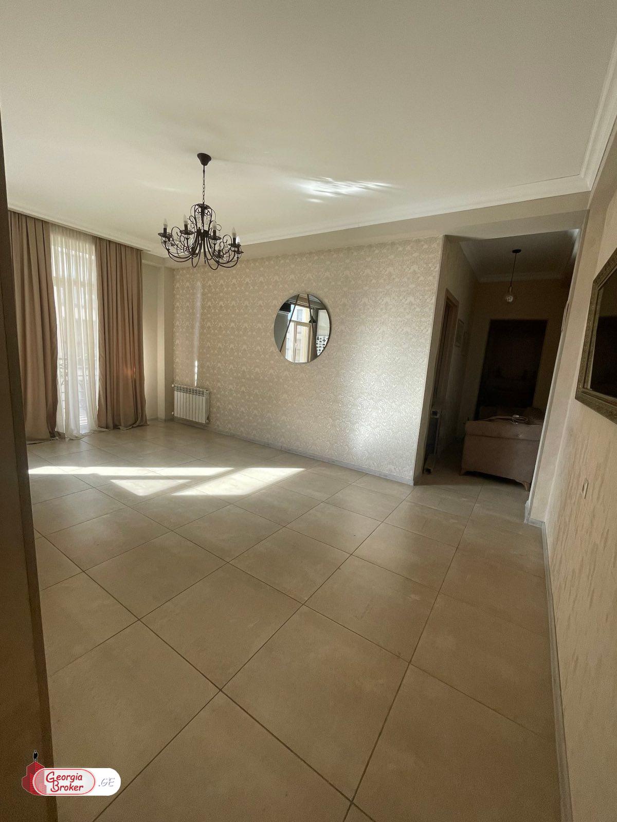 продается квартира с новым ремонтом 3-комнаты