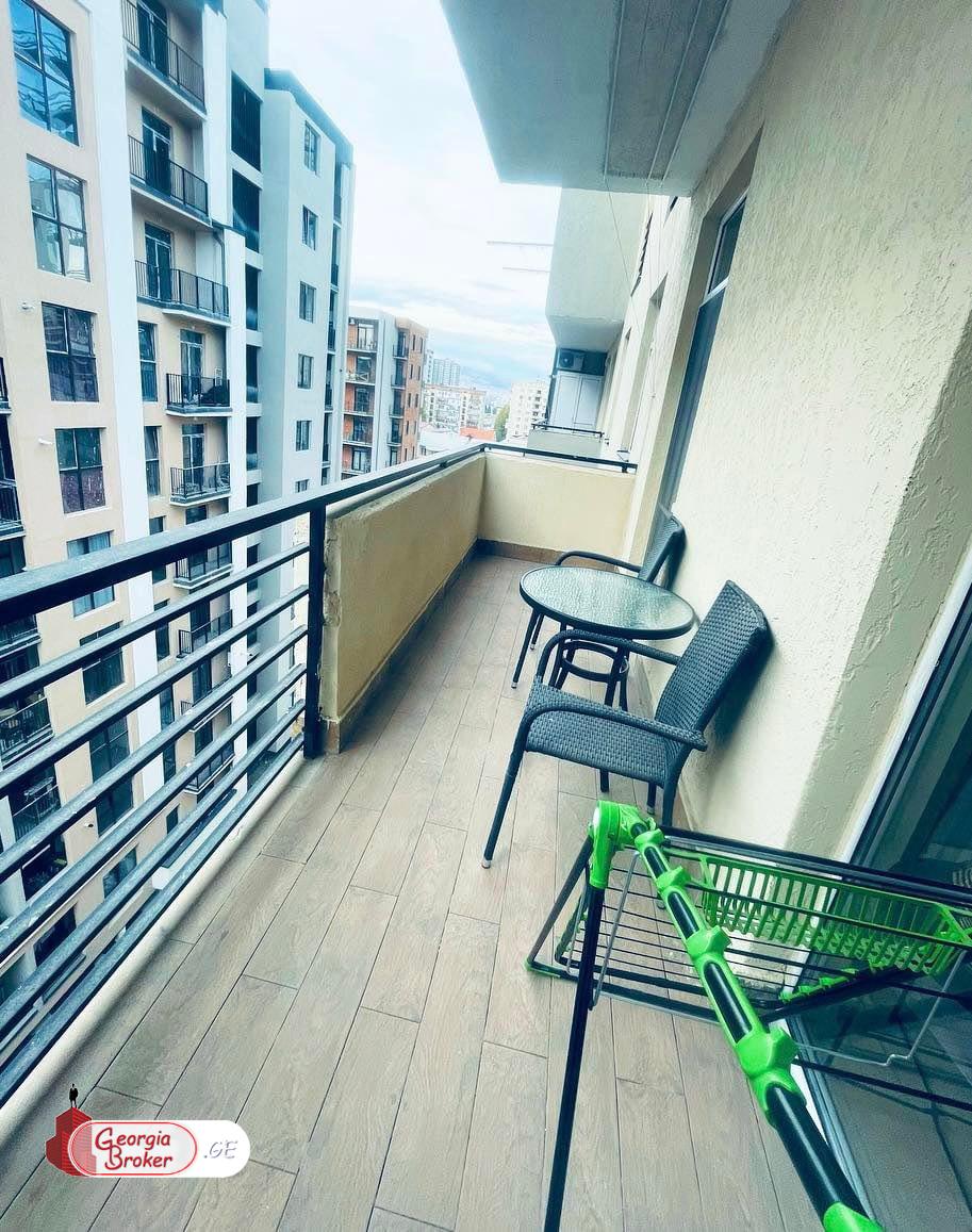 продается квартира с новым ремонтом 3-комнаты