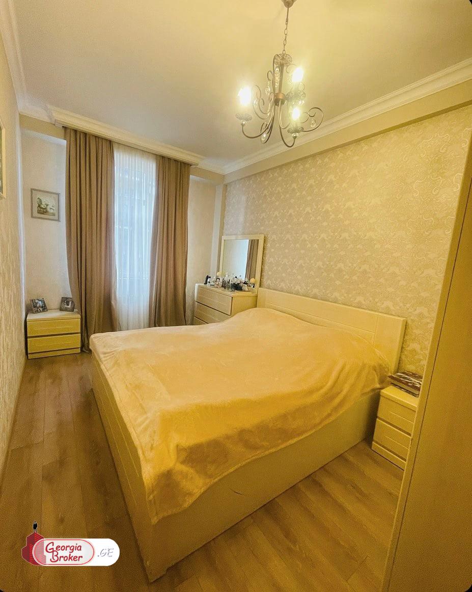 продается квартира с новым ремонтом 3-комнаты