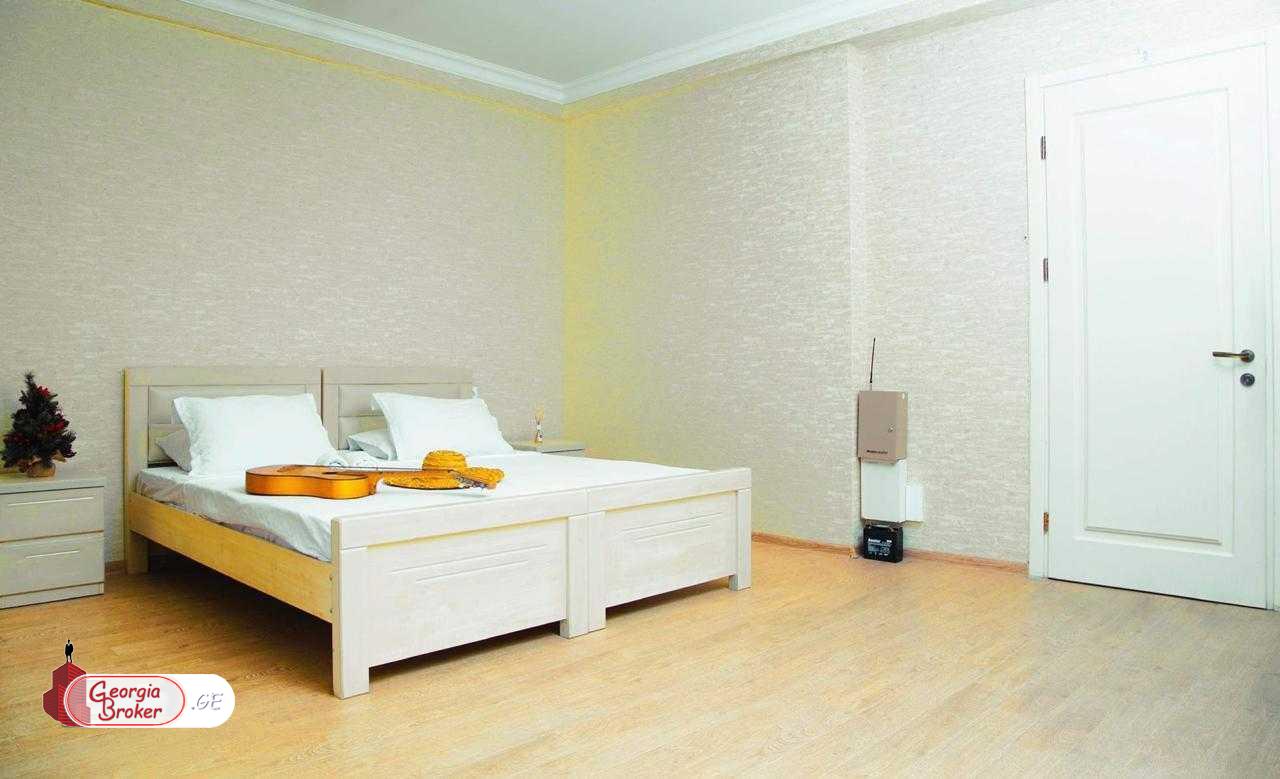 იყიდება ახალი გარემონტებული 9 ოთახიანი სახლი