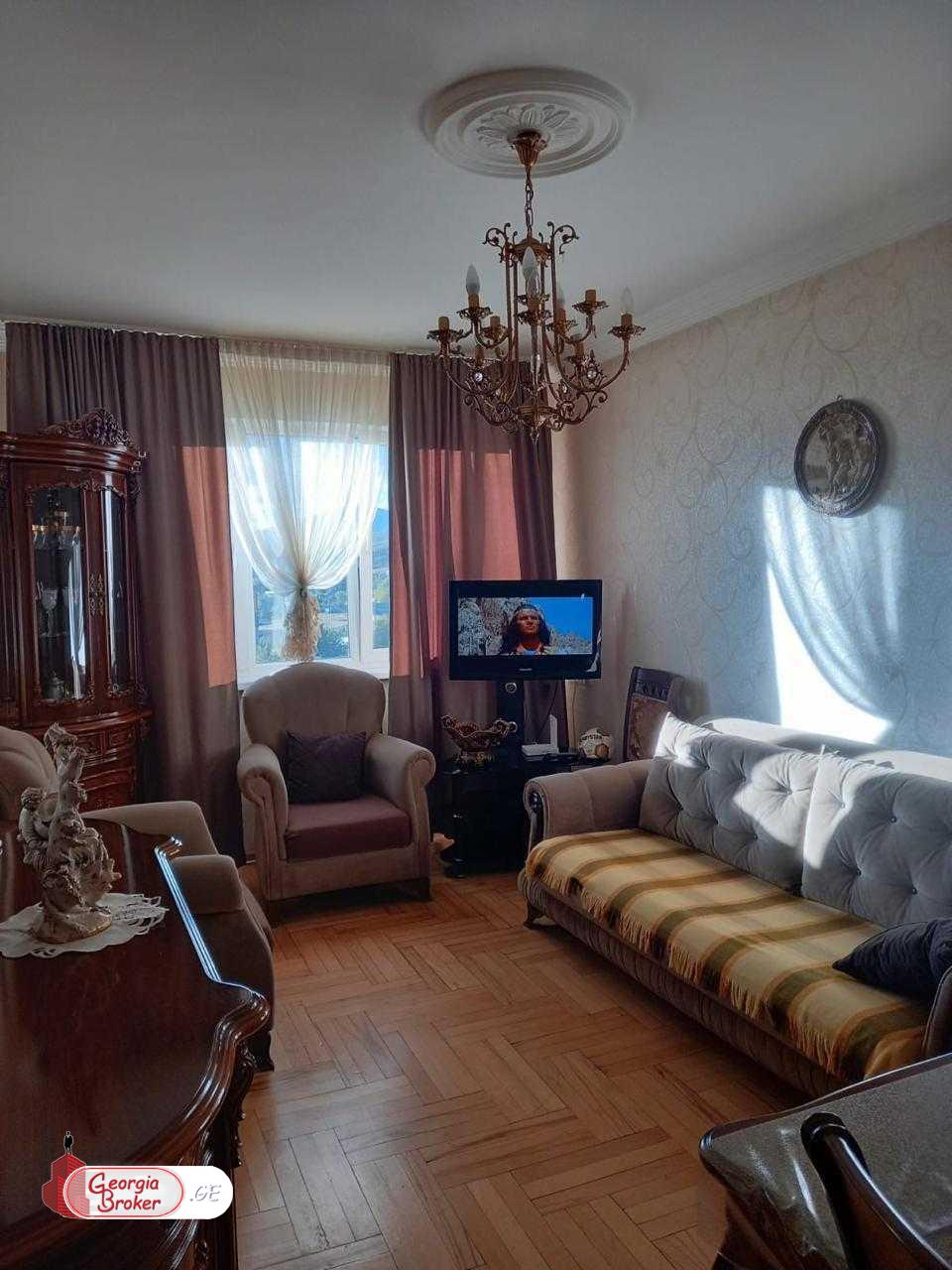 nearly repaired 3-room apartment for sale