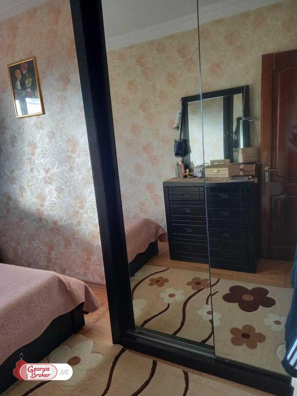 nearly repaired 3-room apartment for sale