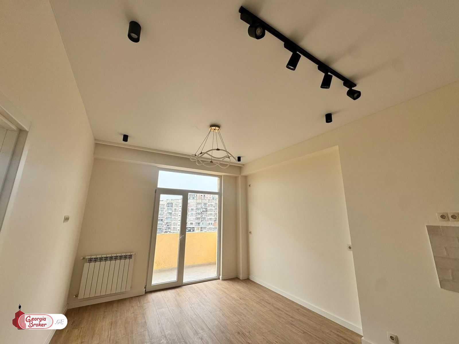 იყიდება ახალი გარემონტებული 4 ოთახიანი ბინა