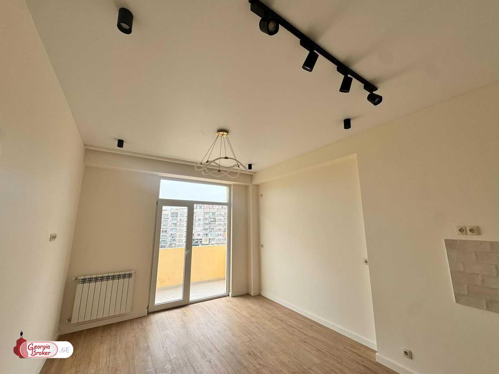 იყიდება ახალი გარემონტებული 4 ოთახიანი ბინა