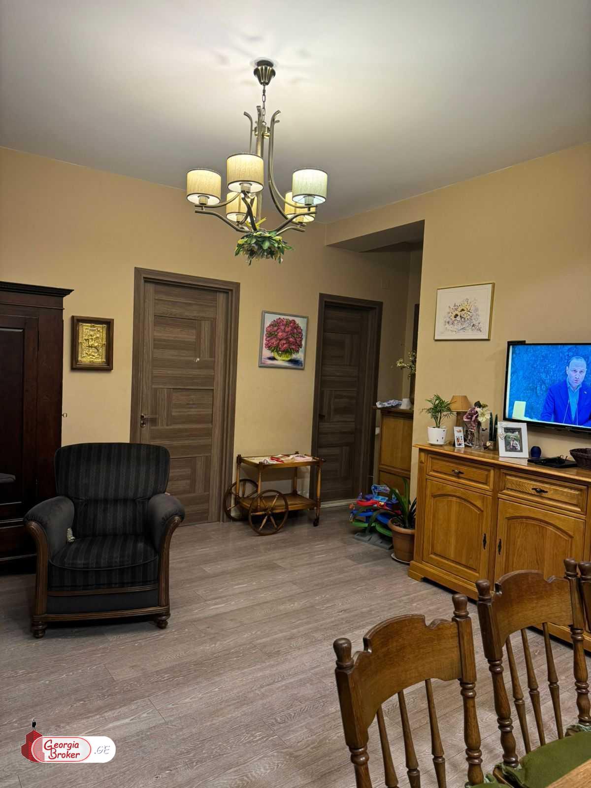 nearly repaired 3-room apartment for sale