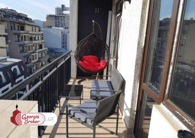 продается квартира с новым ремонтом 3-комнаты