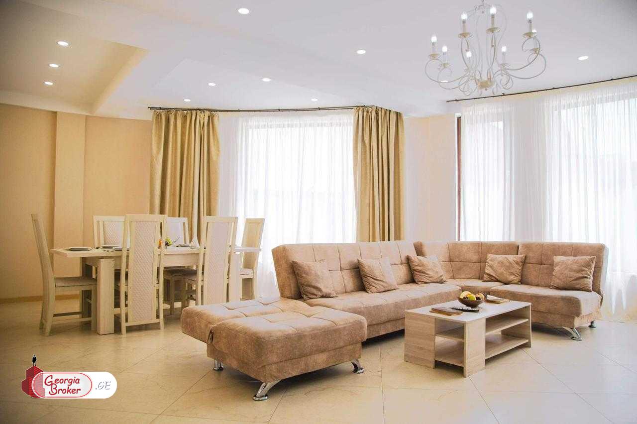 იყიდება ახალი გარემონტებული 9 ოთახიანი სახლი