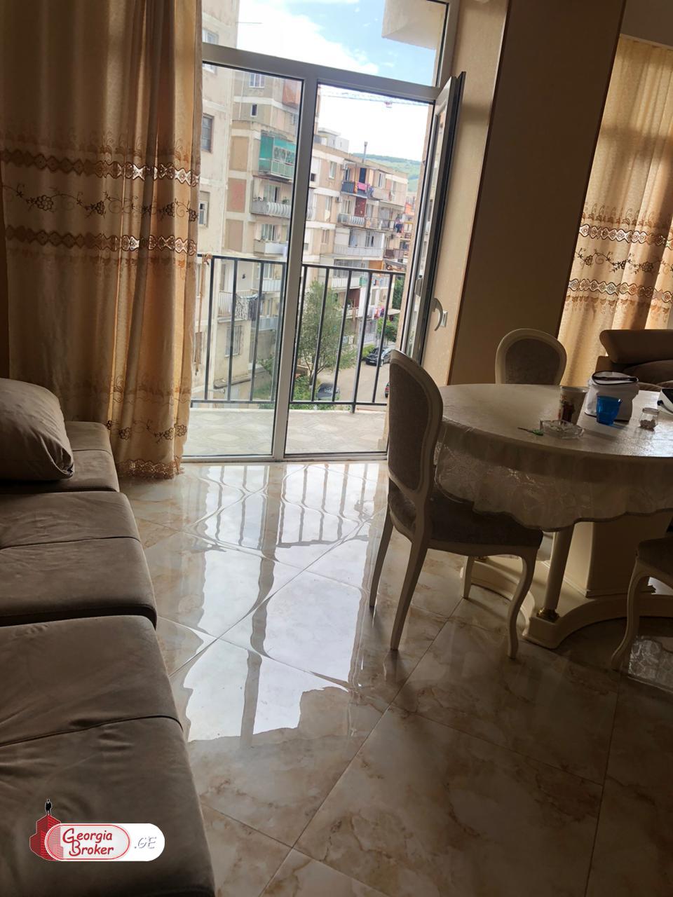 продается квартира с новым ремонтом 3-комнаты