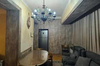 იყიდება ახალი გარემონტებული 4 ოთახიანი ბინა