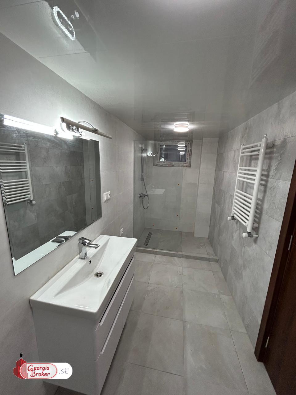 იყიდება ახალი გარემონტებული საოფისე ფართი