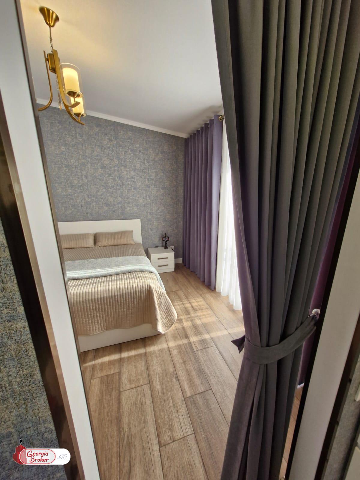 продается квартира с новым ремонтом 3-комнаты