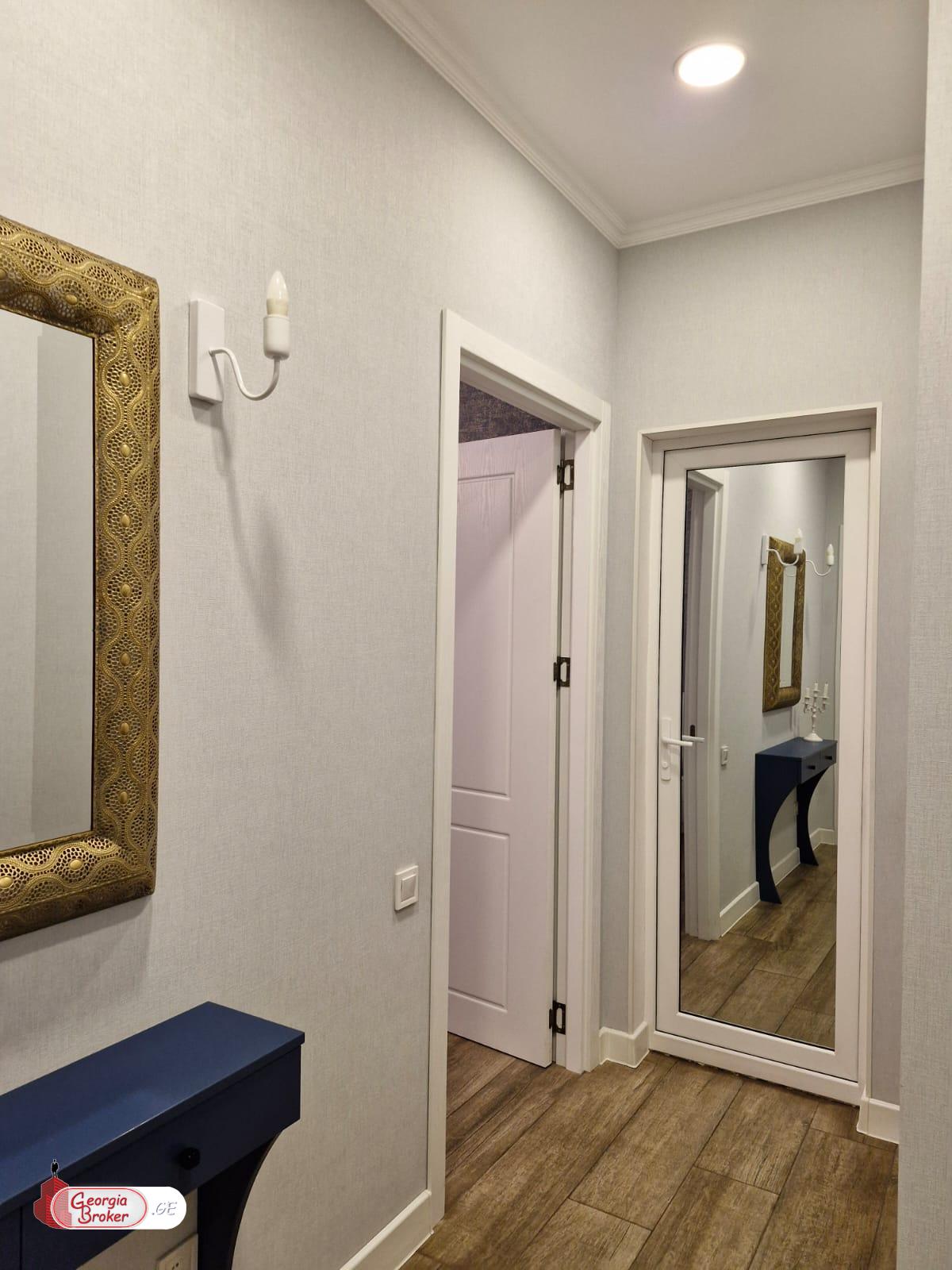 продается квартира с новым ремонтом 3-комнаты