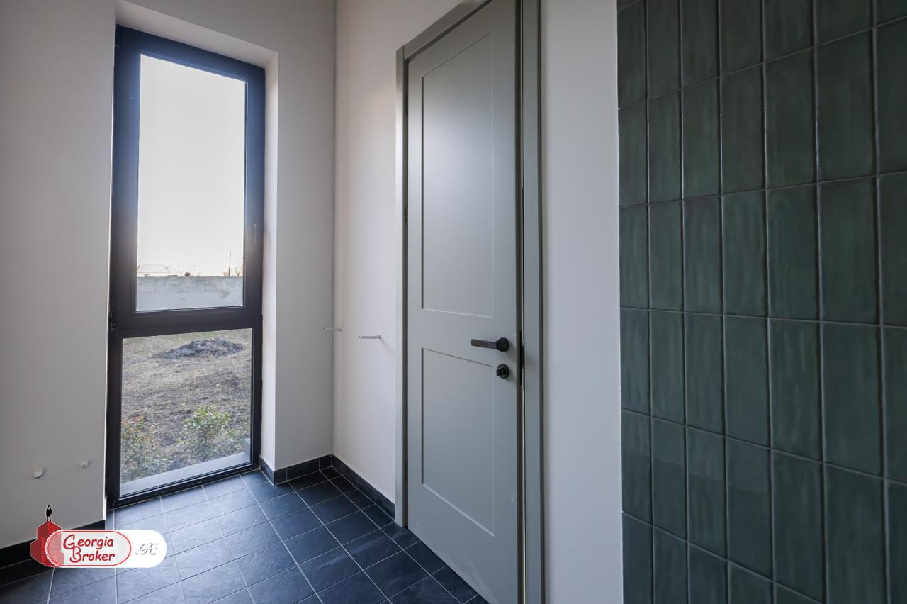 nearly repaired 5-room house for sale