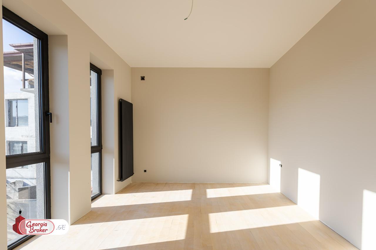 nearly repaired 5-room house for sale