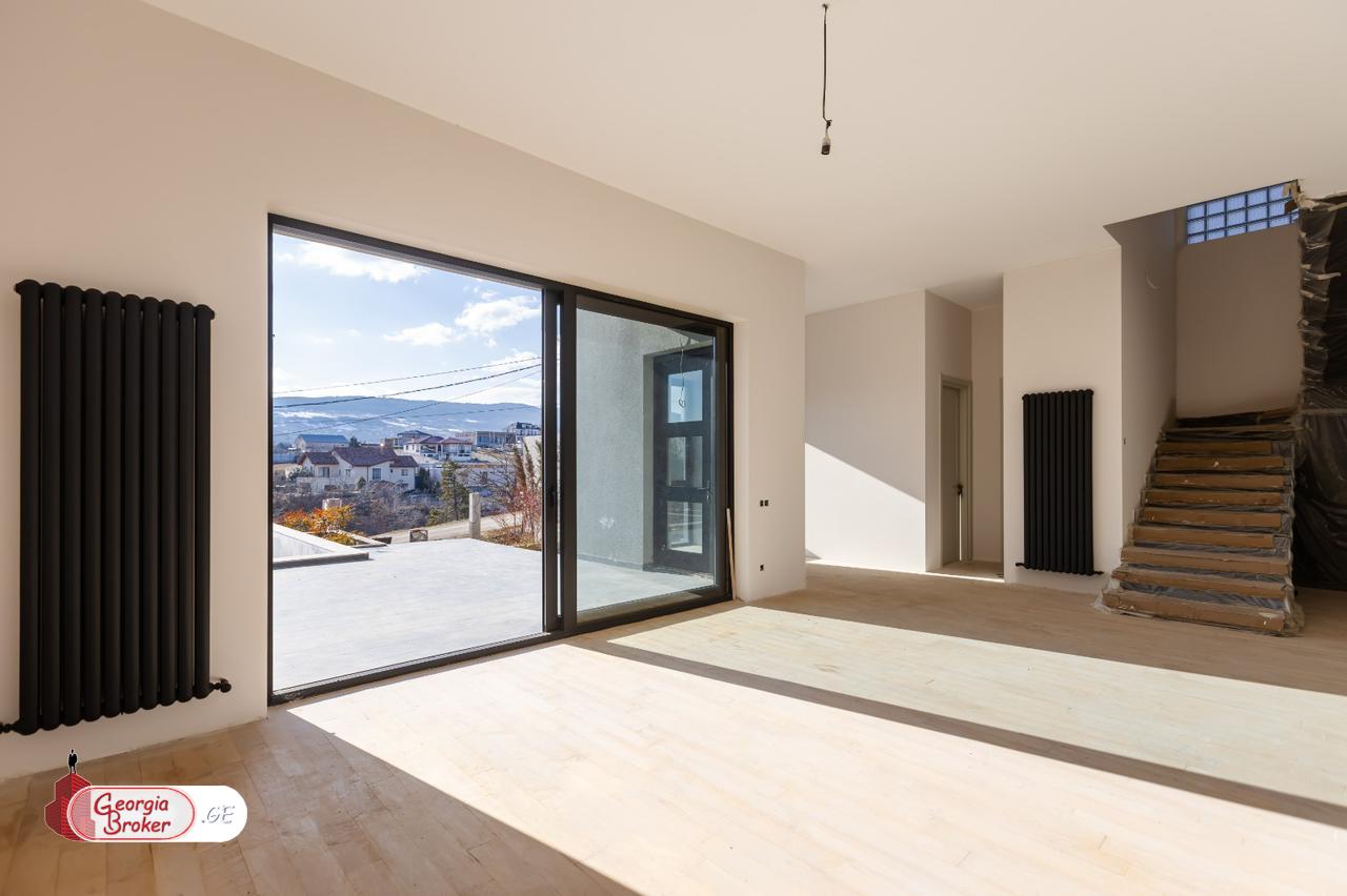 nearly repaired 5-room house for sale