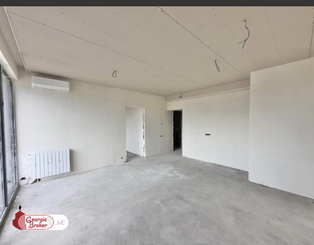 nearly repaired 3-room apartment for sale