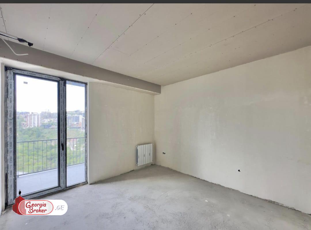 nearly repaired 3-room apartment for sale