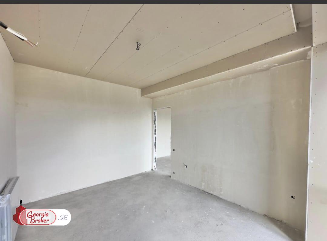 nearly repaired 3-room apartment for sale