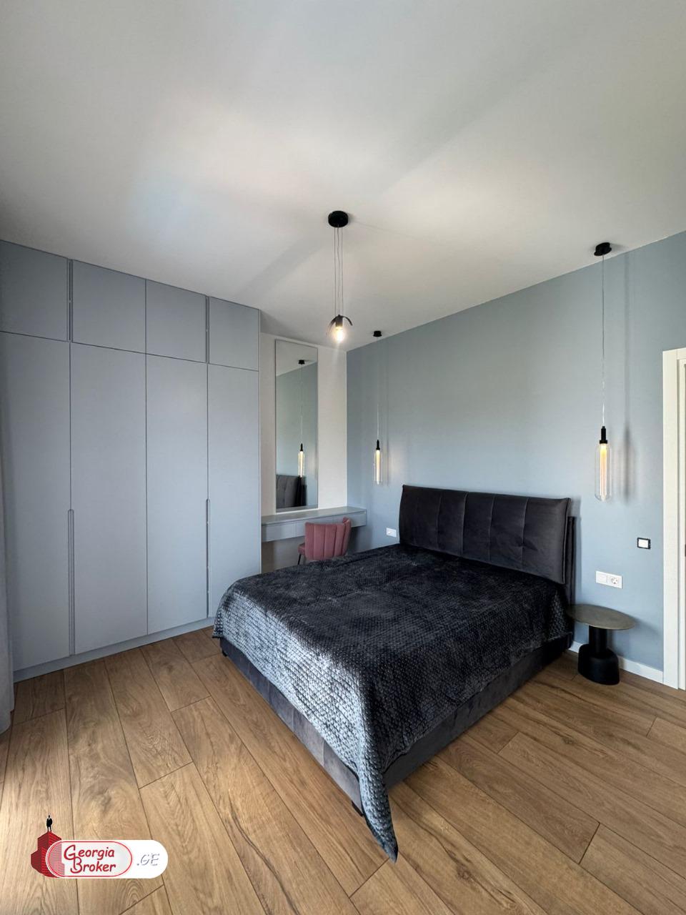 nearly repaired 8-room house for sale