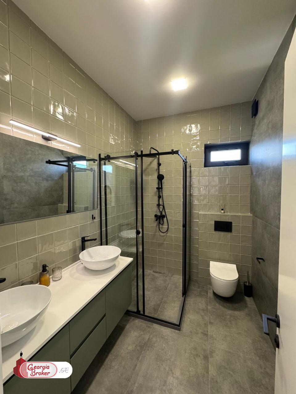 nearly repaired 8-room house for sale