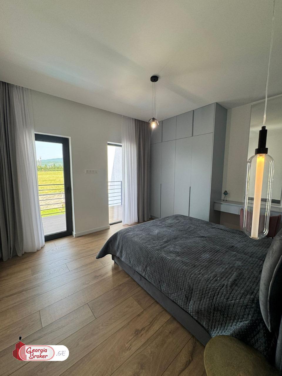 nearly repaired 8-room house for sale