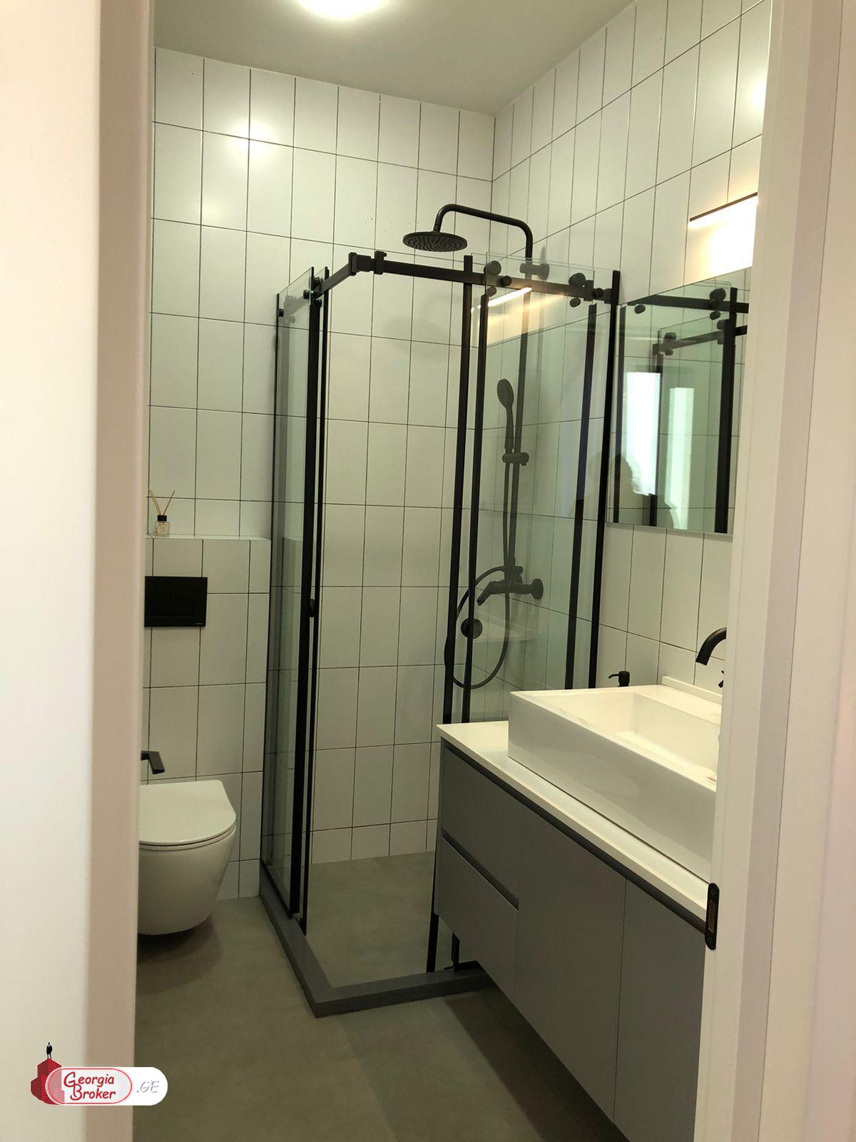 nearly repaired 8-room house for sale