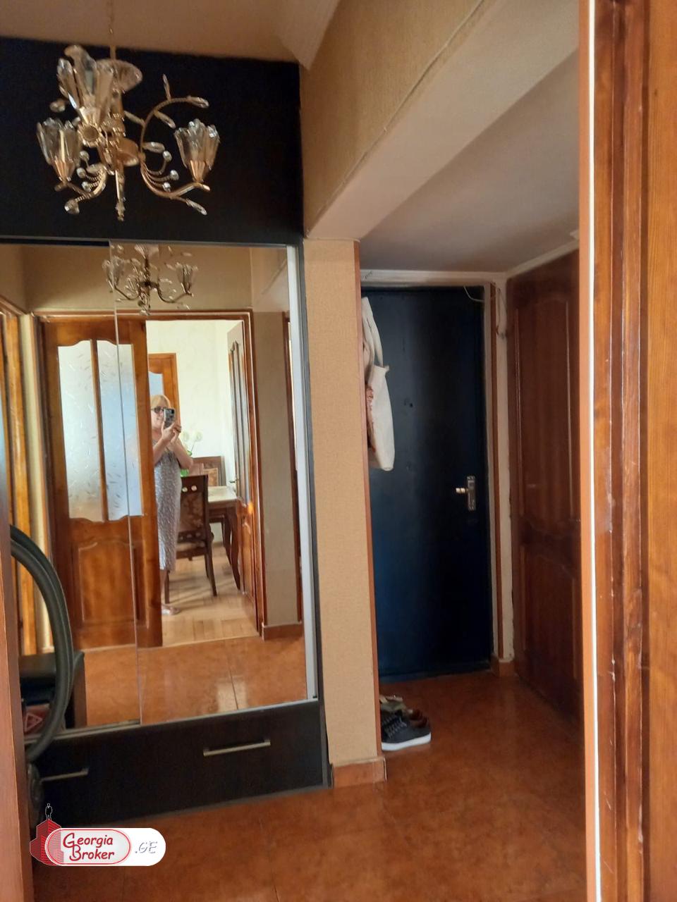 nearly repaired 3-room apartment for sale