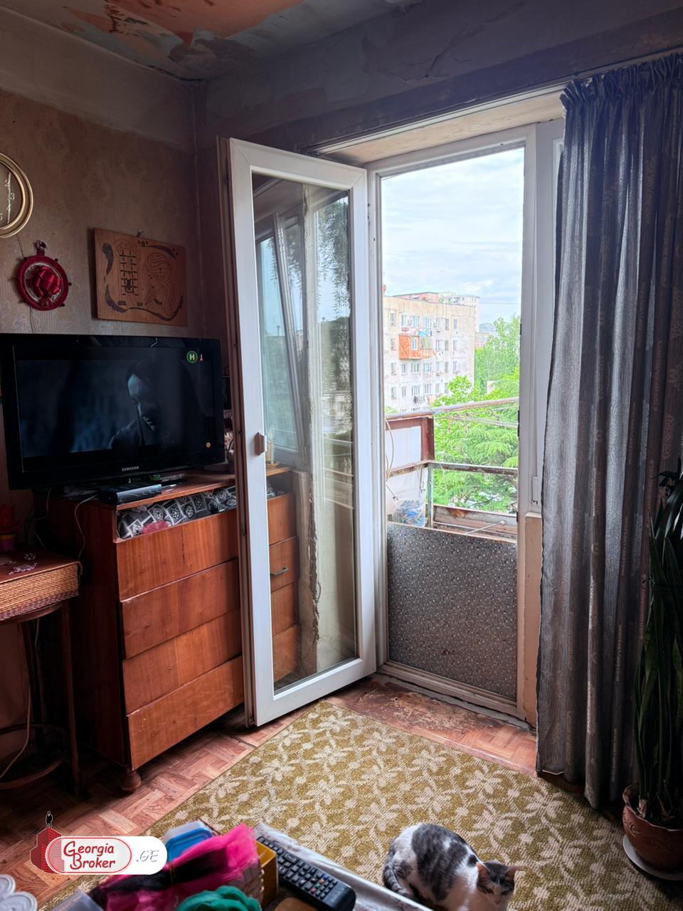 nearly repaired 4-room apartment for sale